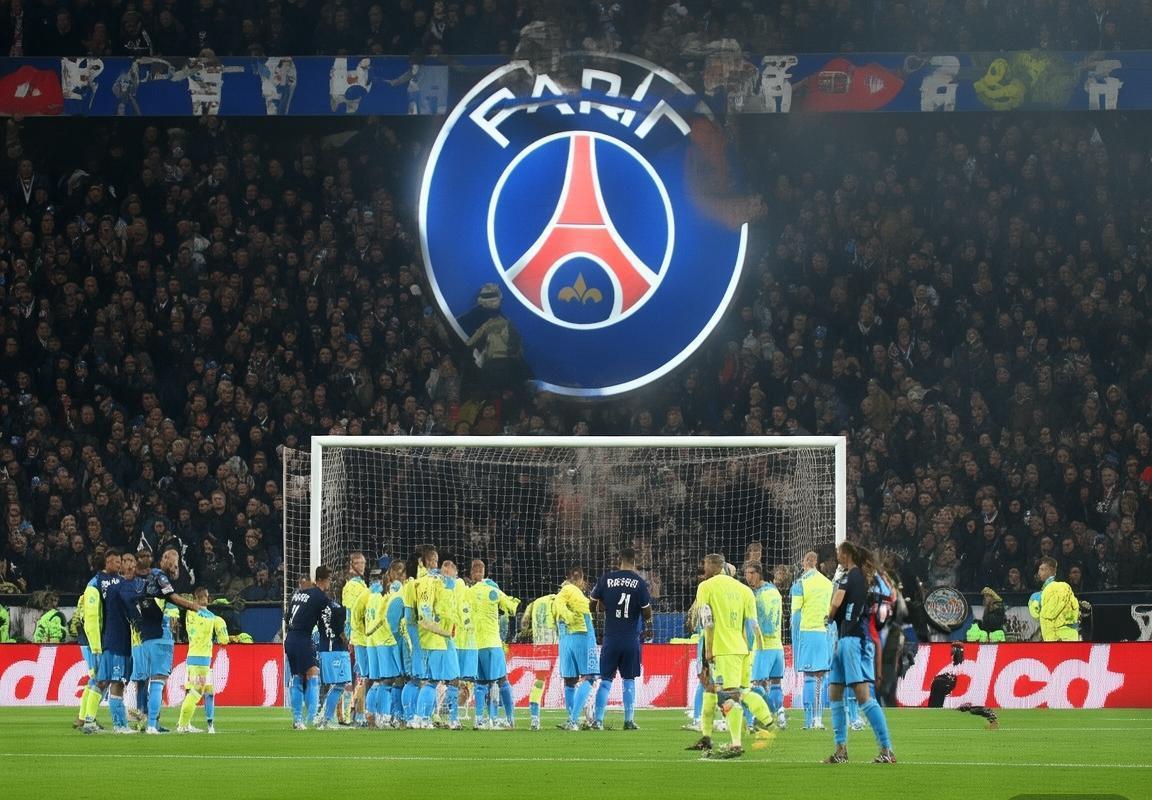 欧冠巅峰对决：巴黎圣日耳曼VS拿玻里，火花碰撞谁将笑到最后？(图1)