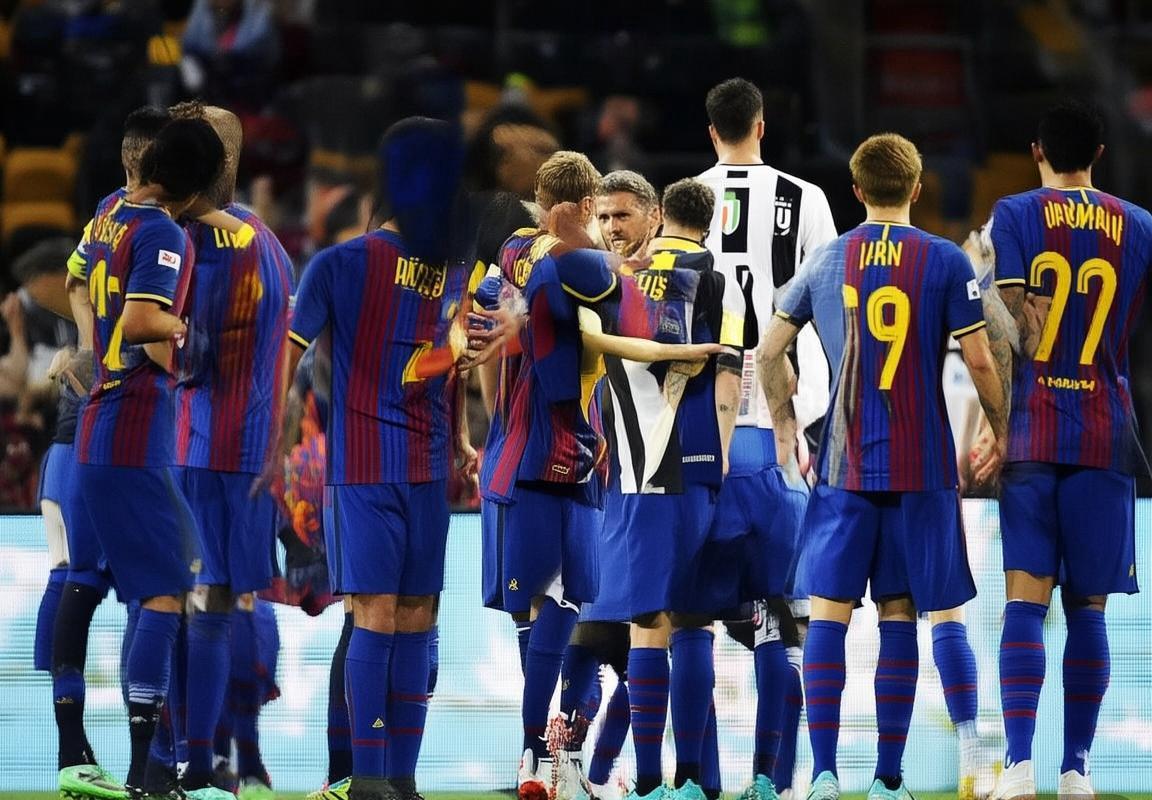 巴塞罗那VS尤文图斯：欧冠巅峰对决战术解析与梅西VS什琴斯尼较量(图2)